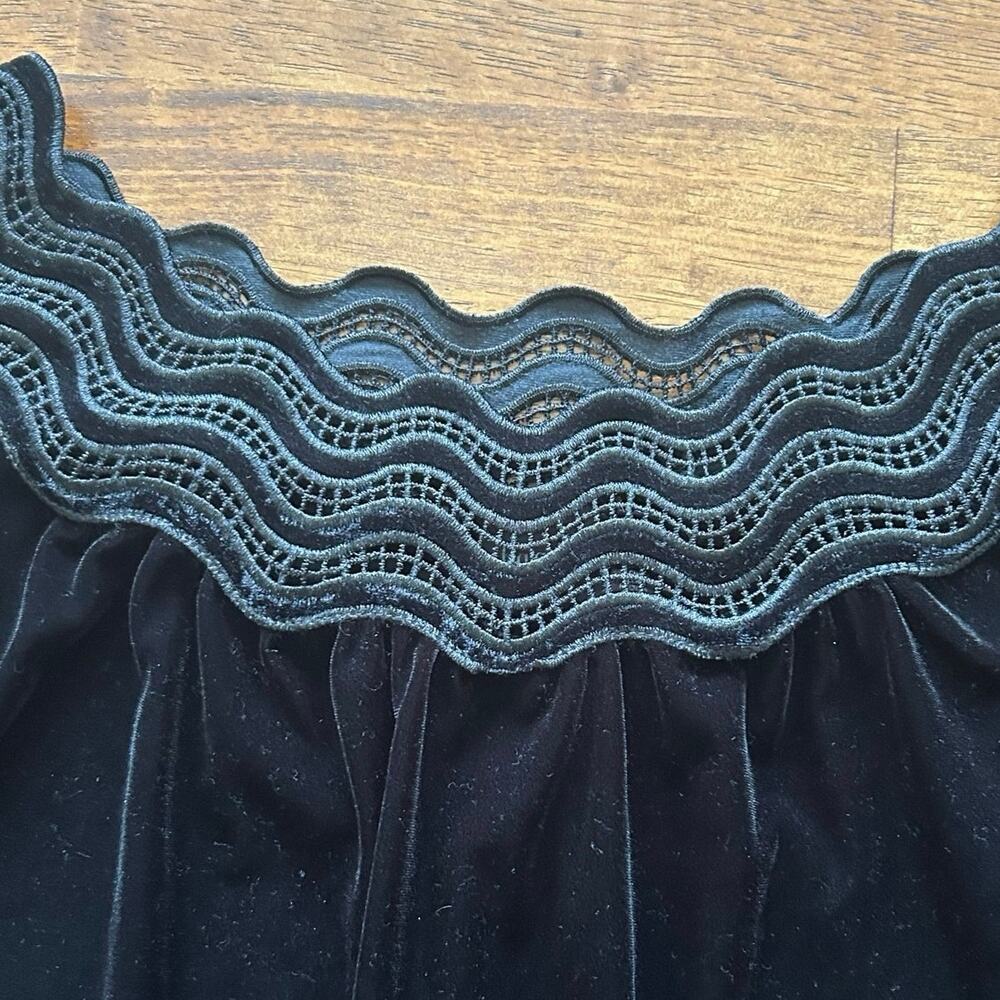 Rafaella Studio Black Velvet Blouse Witchy Goth Scalloped Neckline flare sleeve - Picture 3 of 13